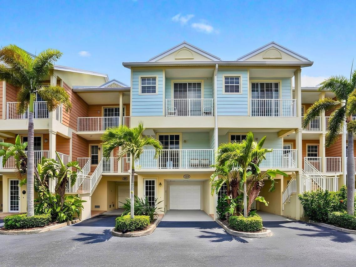 3248 Mangrove Point Dr., Ruskin, FL 33570