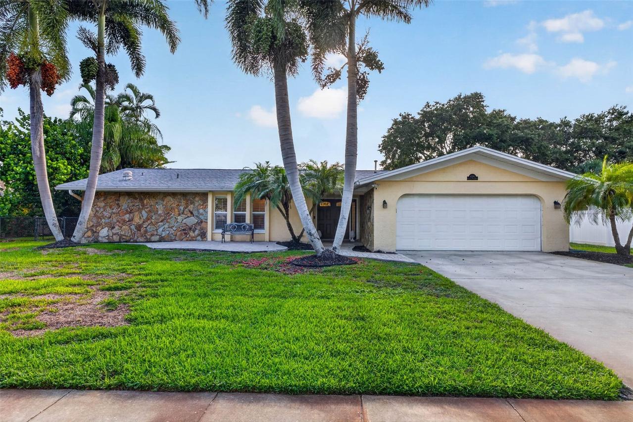6390 Burning Tree Dr., Seminole, FL 33777