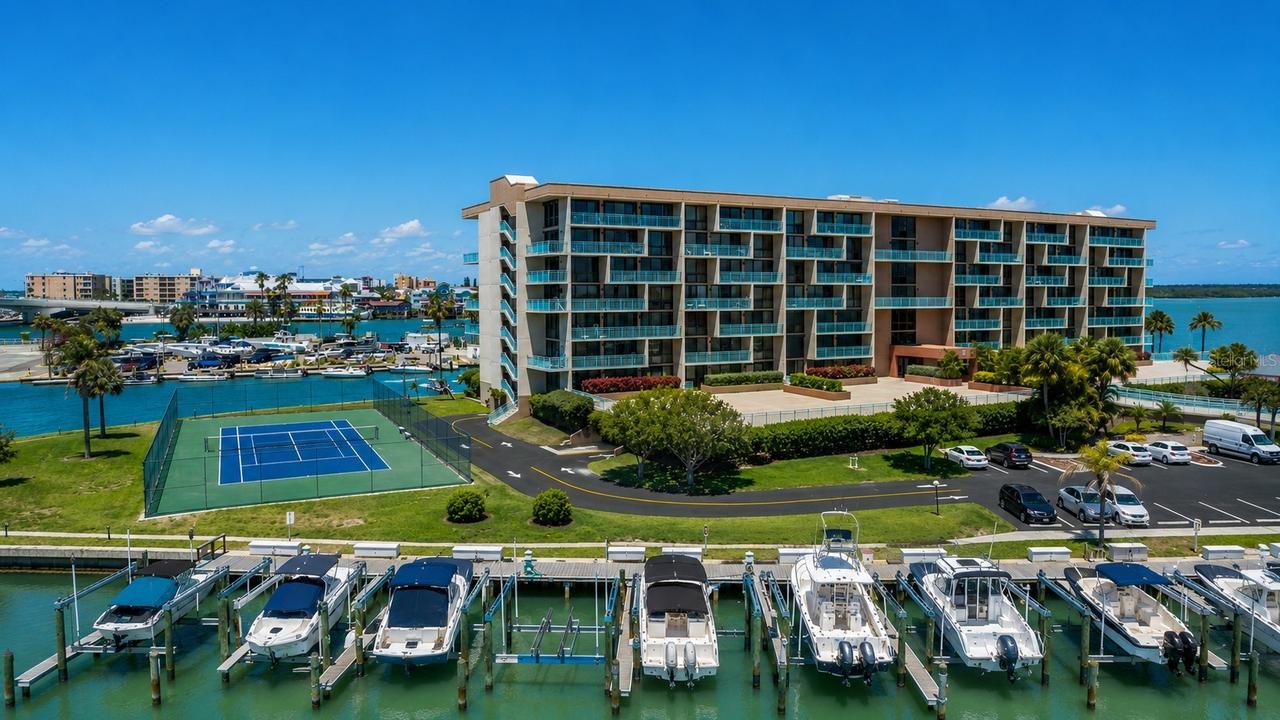 1 Key Capri #102W, Treasure Island, FL 33706