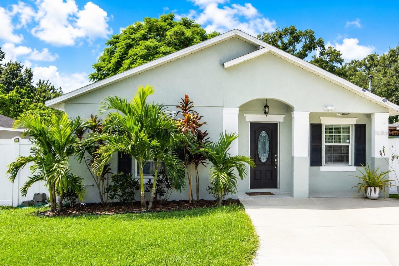 811 Hoffman Blvd., Tampa, FL 33612