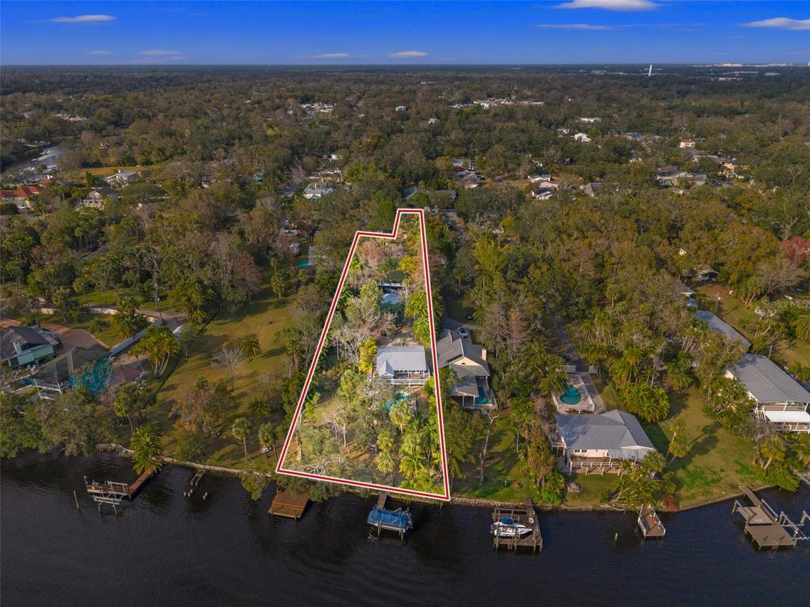 906 W Henry Ave., Tampa, FL 33604