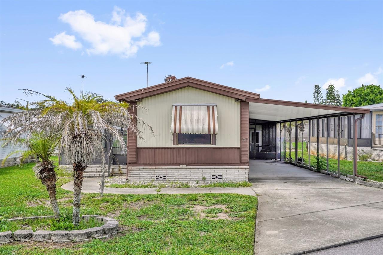 242 Candlewood Dr., Lake Wales, FL 33898
