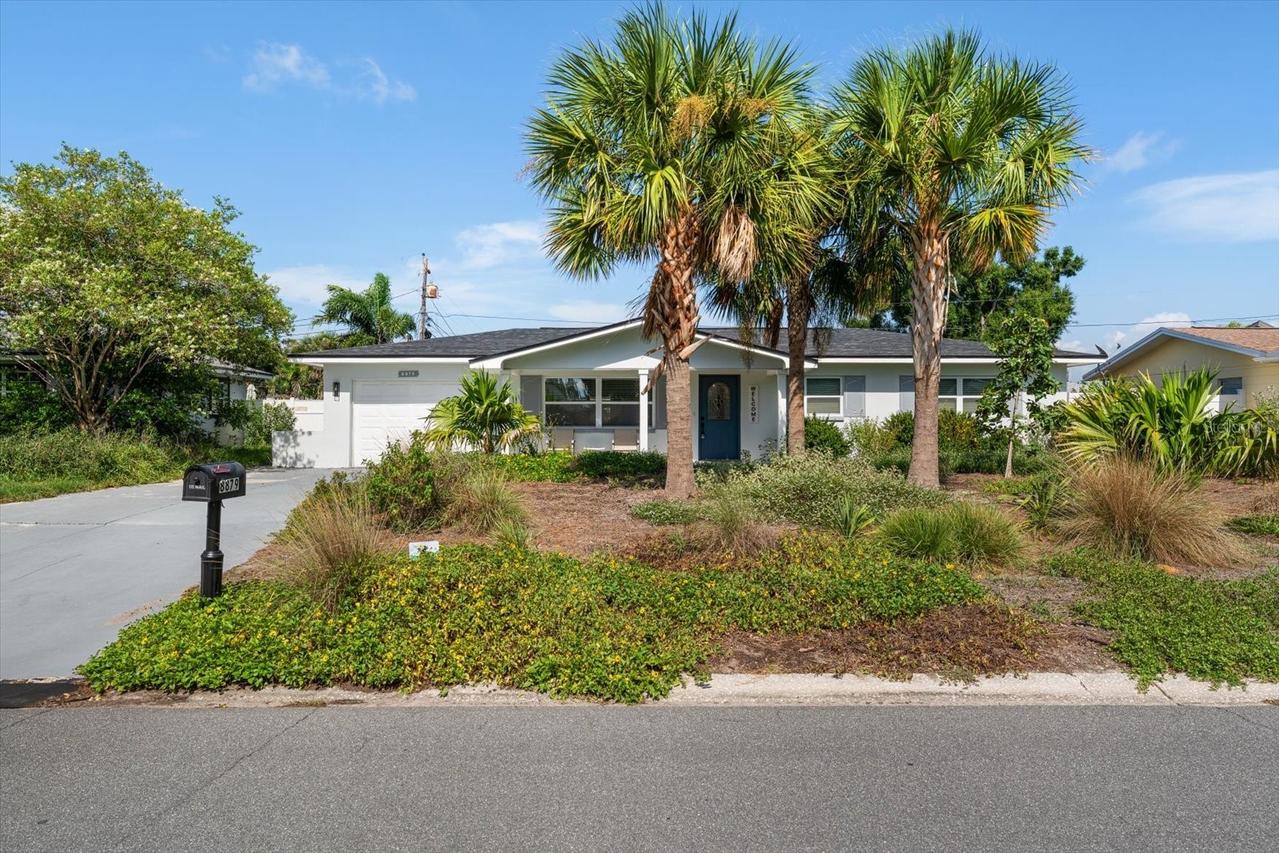 8879 111th St., Seminole, FL 33772