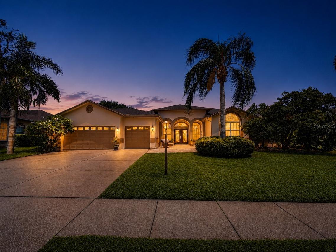 2093 Swan Ln., Palm Harbor, FL 34683