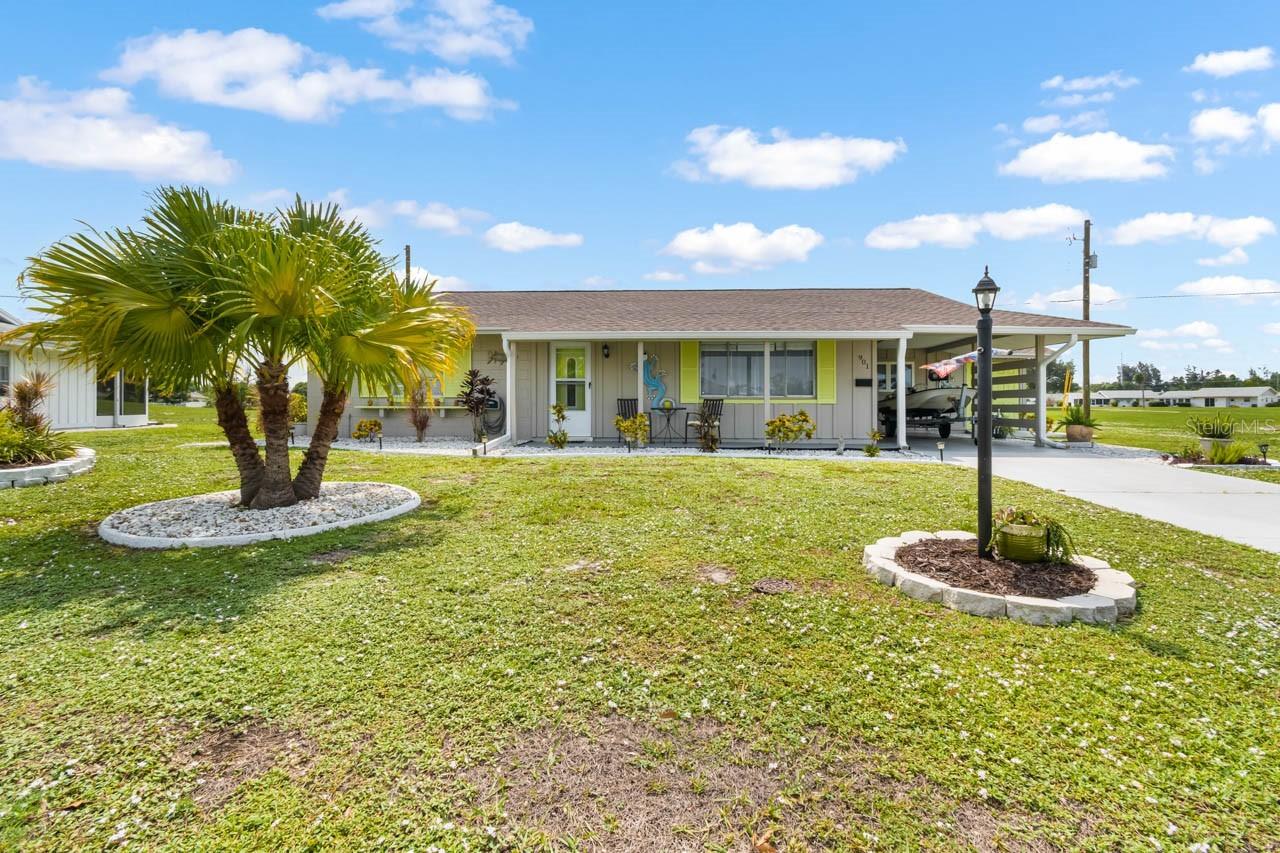 901 Hacienda Dr., Sun City Center, FL 33573