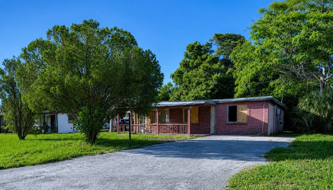 8528 N 92nd Ter., Seminole, FL 33777