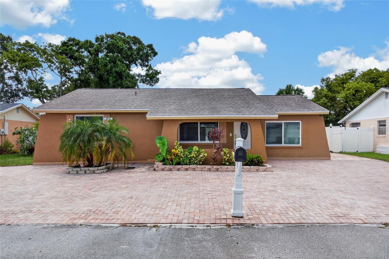 6711 Glen Forest Ct., Tampa, FL 33615