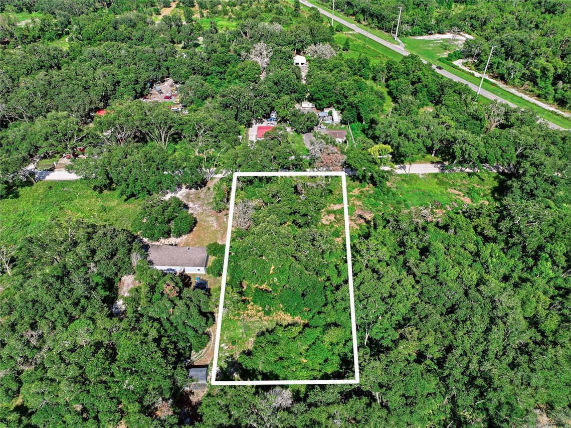 6827 Lumberton Rd., Zephyrhills, FL 33540
