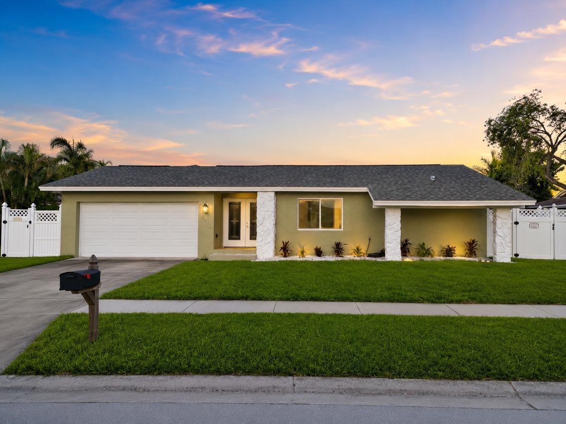 9354 119th Way, Seminole, FL 33772