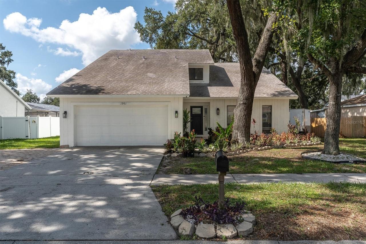 1901 Landside Dr., Valrico, FL 33594