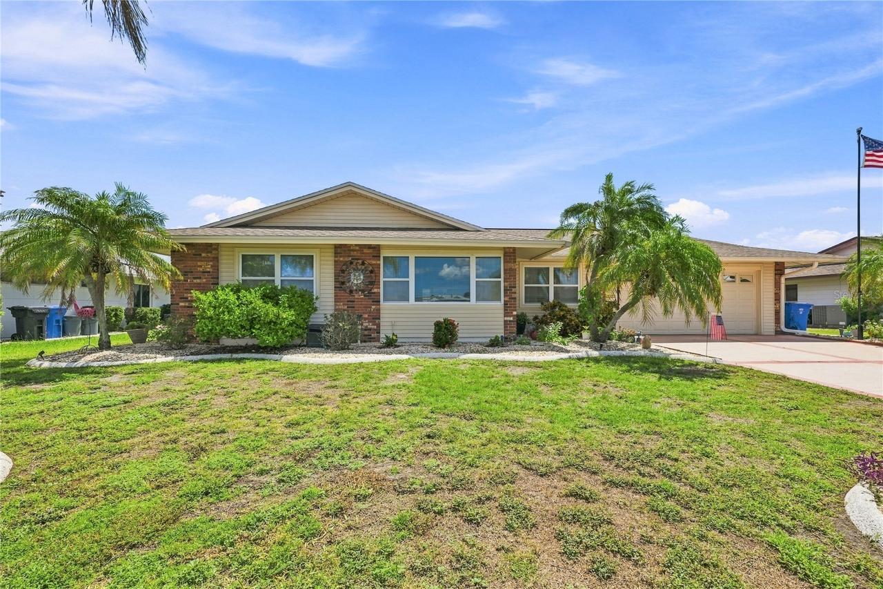 1405 Hacienda Dr., Sun City Center, FL 33573