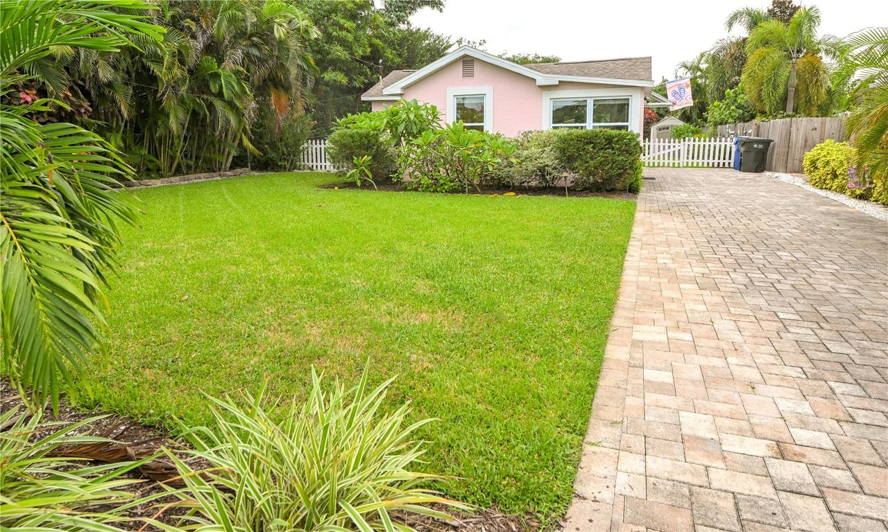 621 Mehlenbacher Rd., Belleair Bluffs, FL 33770