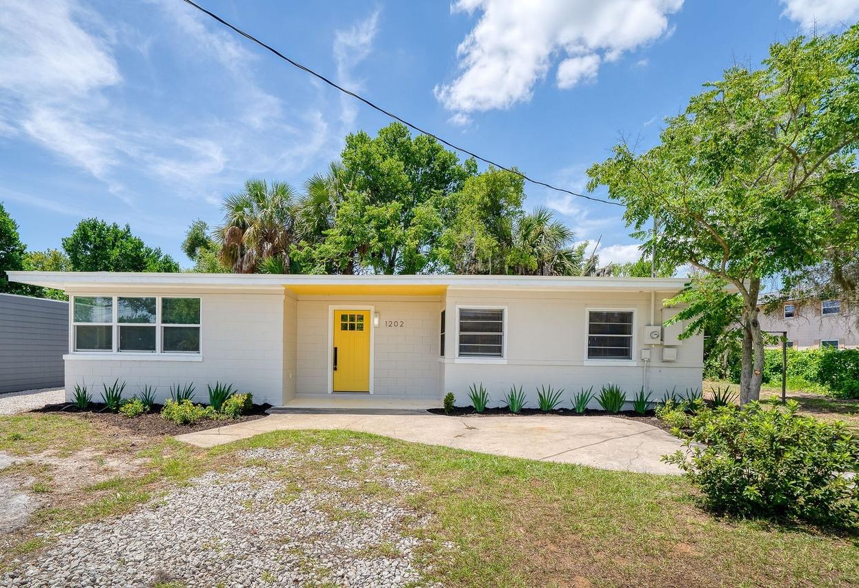 1202 E Caroline St., Tavares, FL 32778
