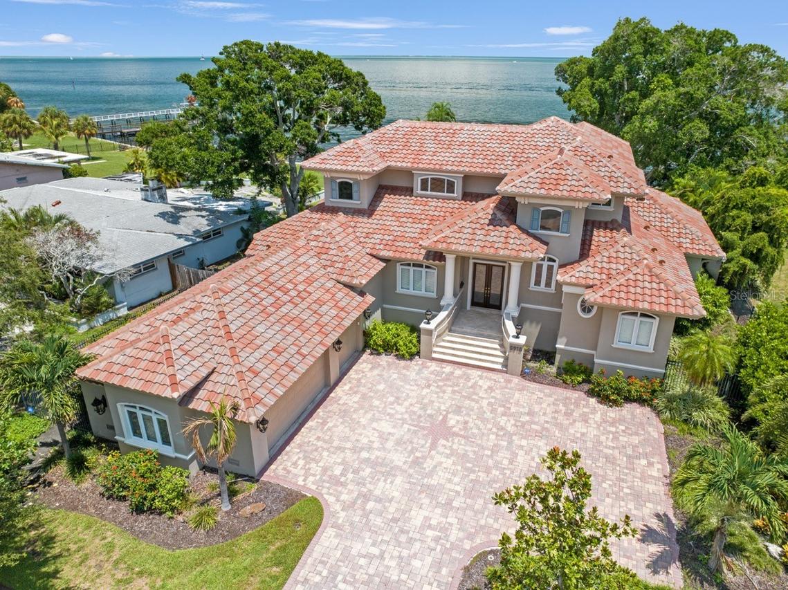 5918 Bahama Shores Dr., St Petersburg, FL 33705