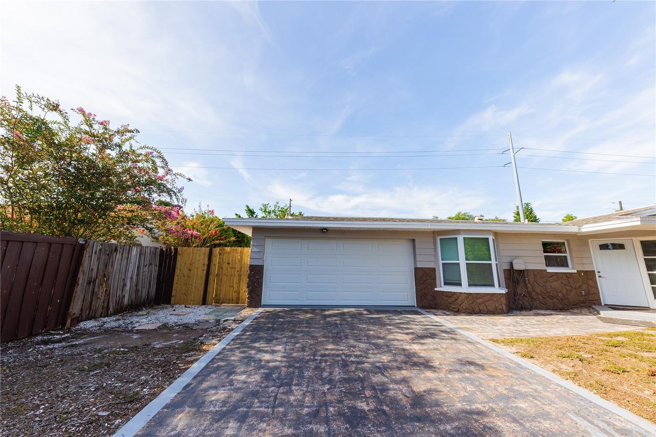 1574 Souvenir Dr., Clearwater, FL 33755