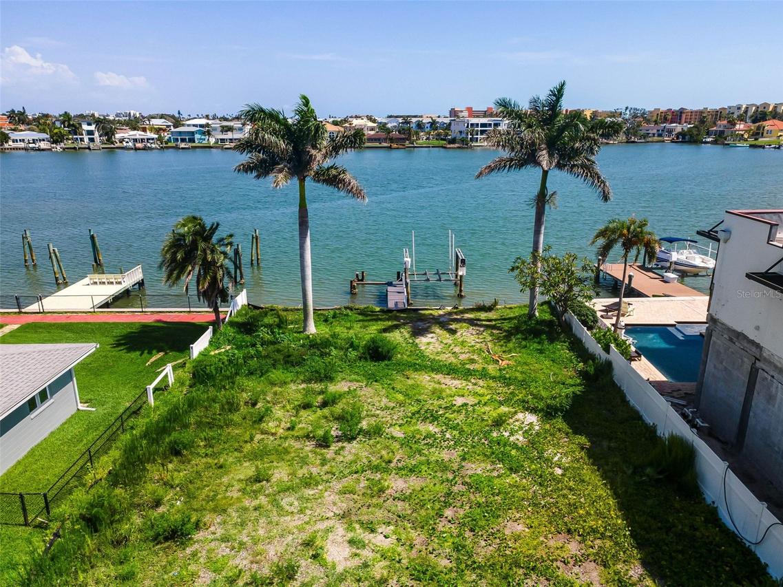 17043 Dolphin Dr., North Redington Beach, FL 33708