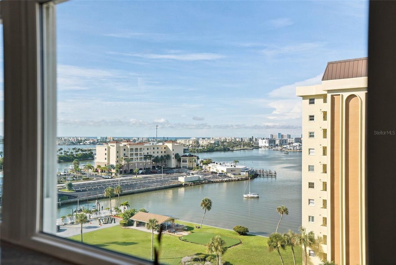 4550 Cove Cir. #1009, St Petersburg, FL 33708