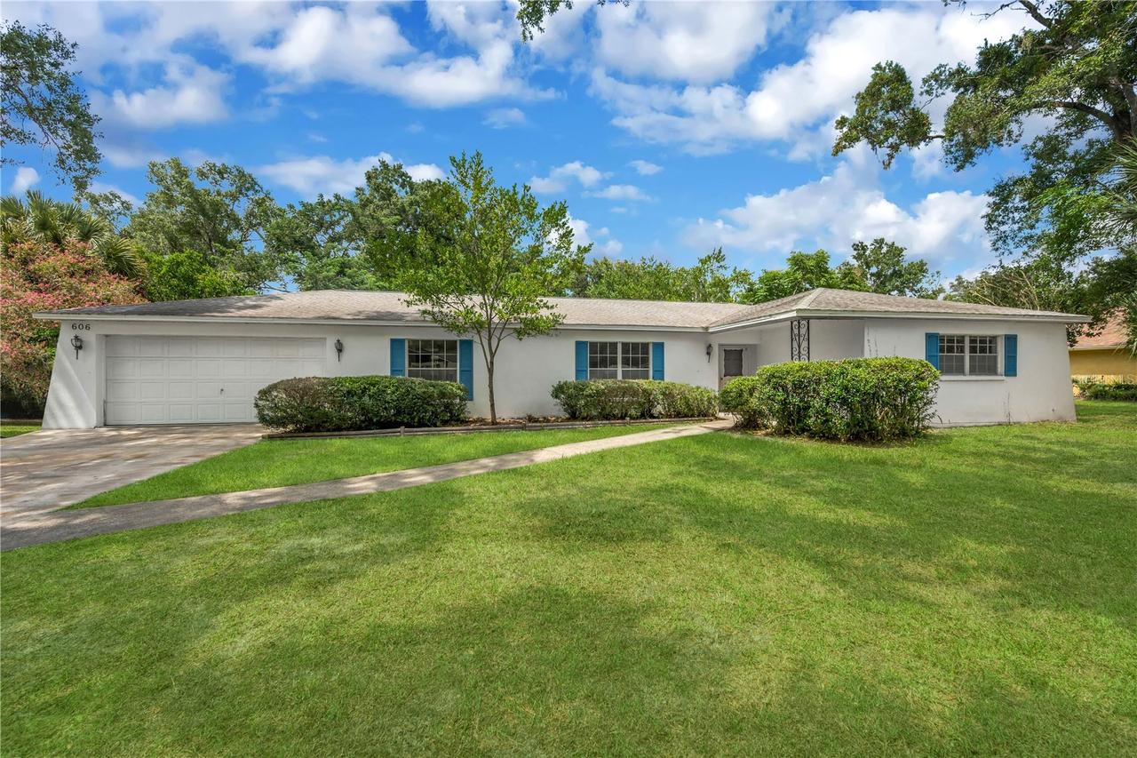 606 Greenbriar Dr., Brandon, FL 33511