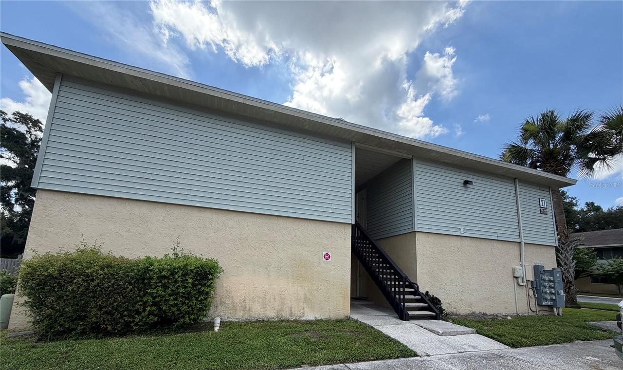 237 Red Maple Pl., Brandon, FL 33510