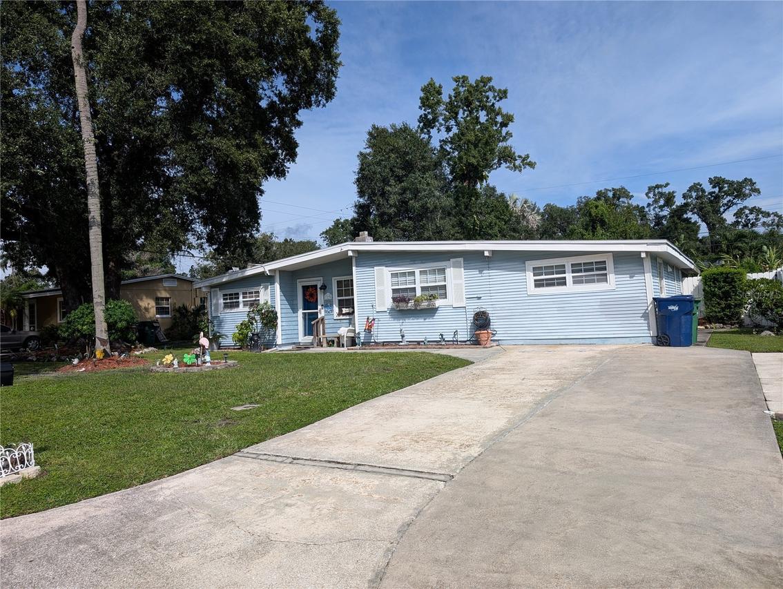 1529 W River Ln., Tampa, FL 33603