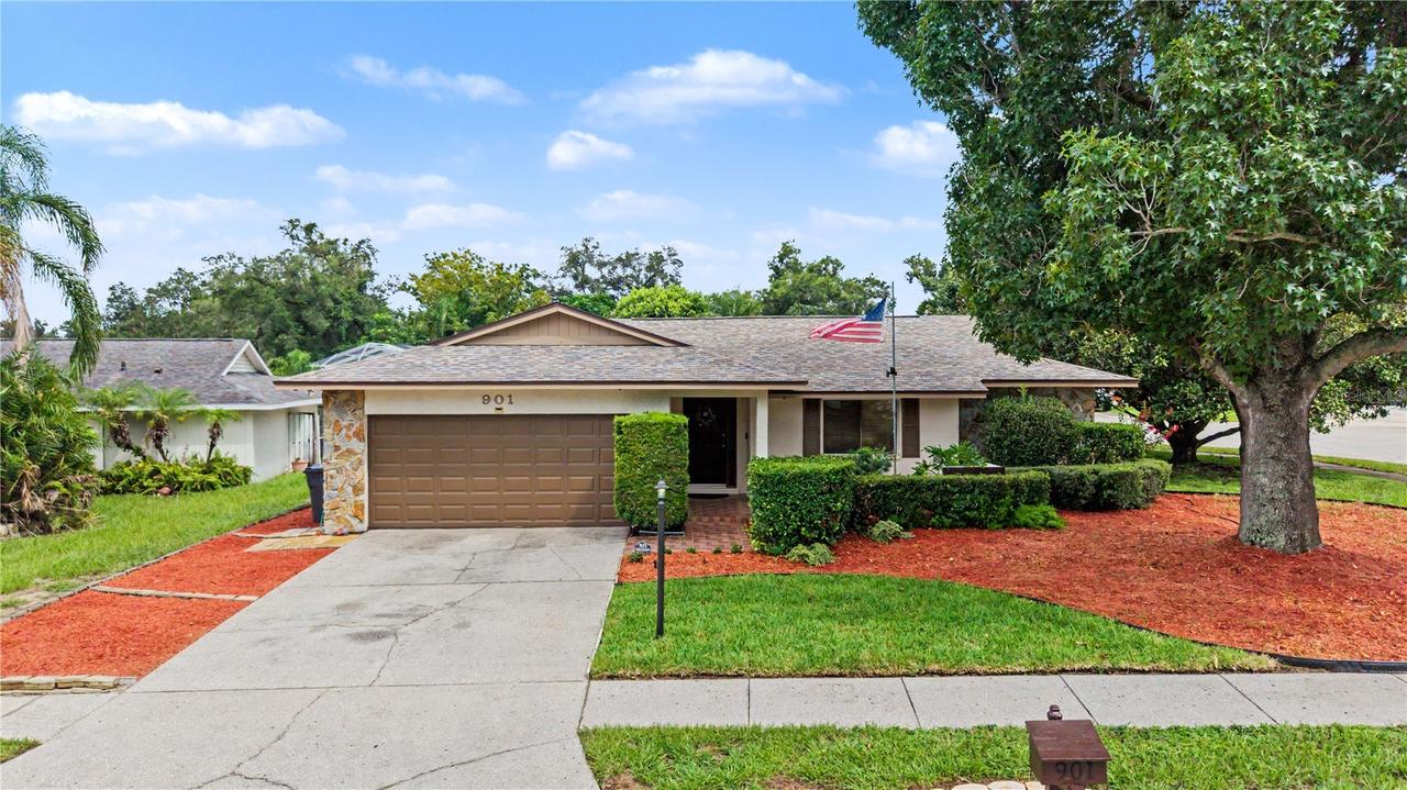 901 Tarawood Ln., Valrico, FL 33594