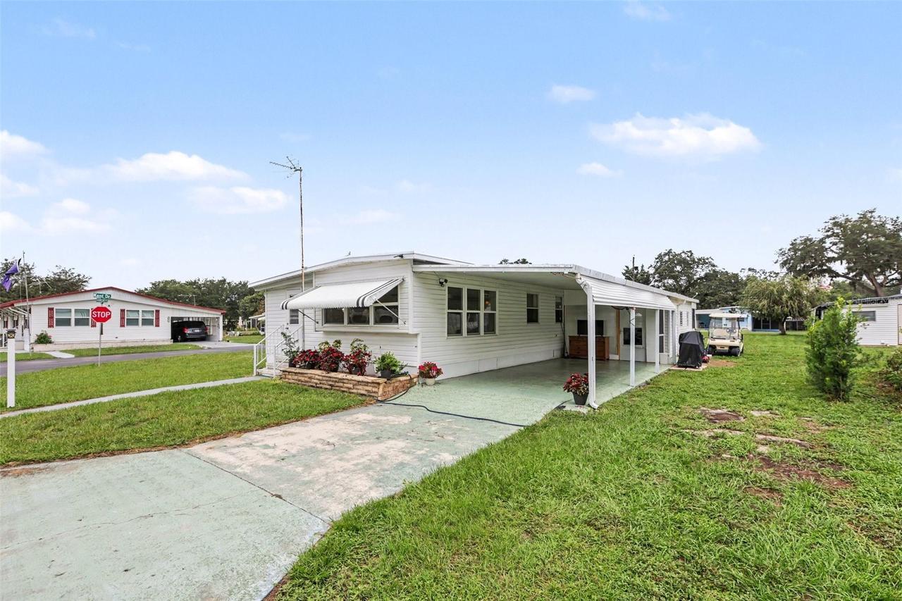 37249 Hammond Dr., Zephyrhills, FL 33541