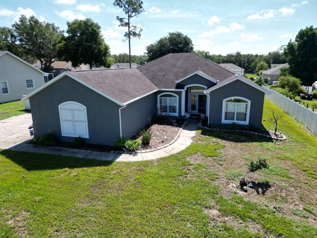 12106 Palm St., San Antonio, FL 33576