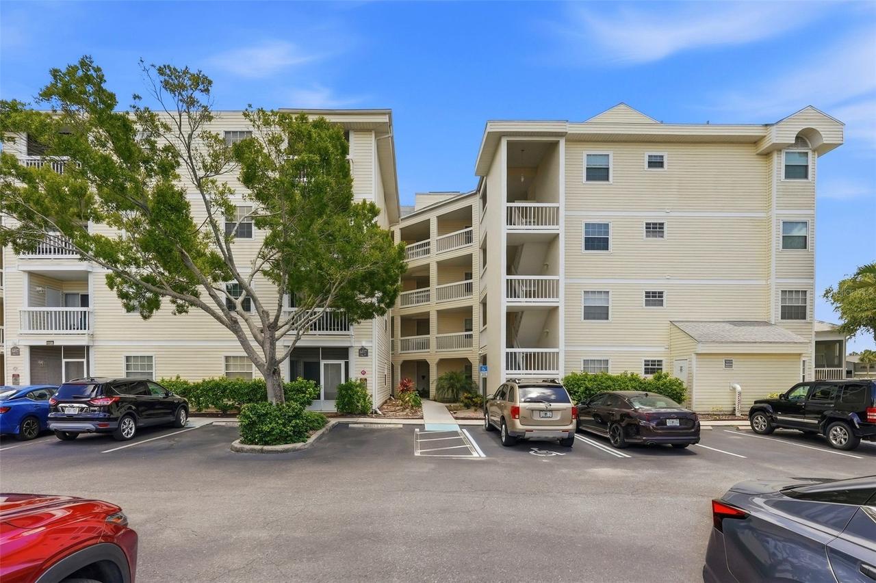 6817 Stones Throw Cir. #17208, St Petersburg, FL 33710