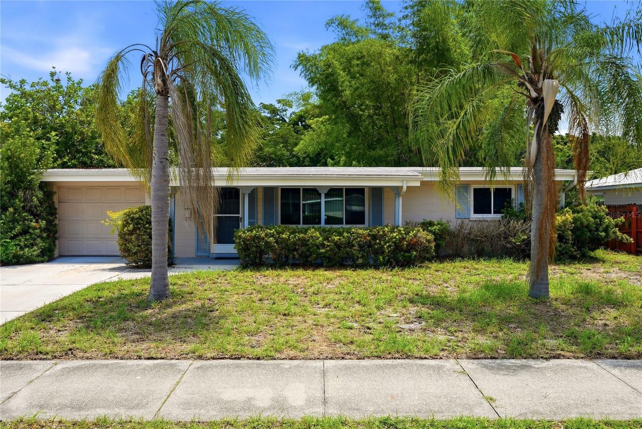5123 20th St., Bradenton, FL 34207