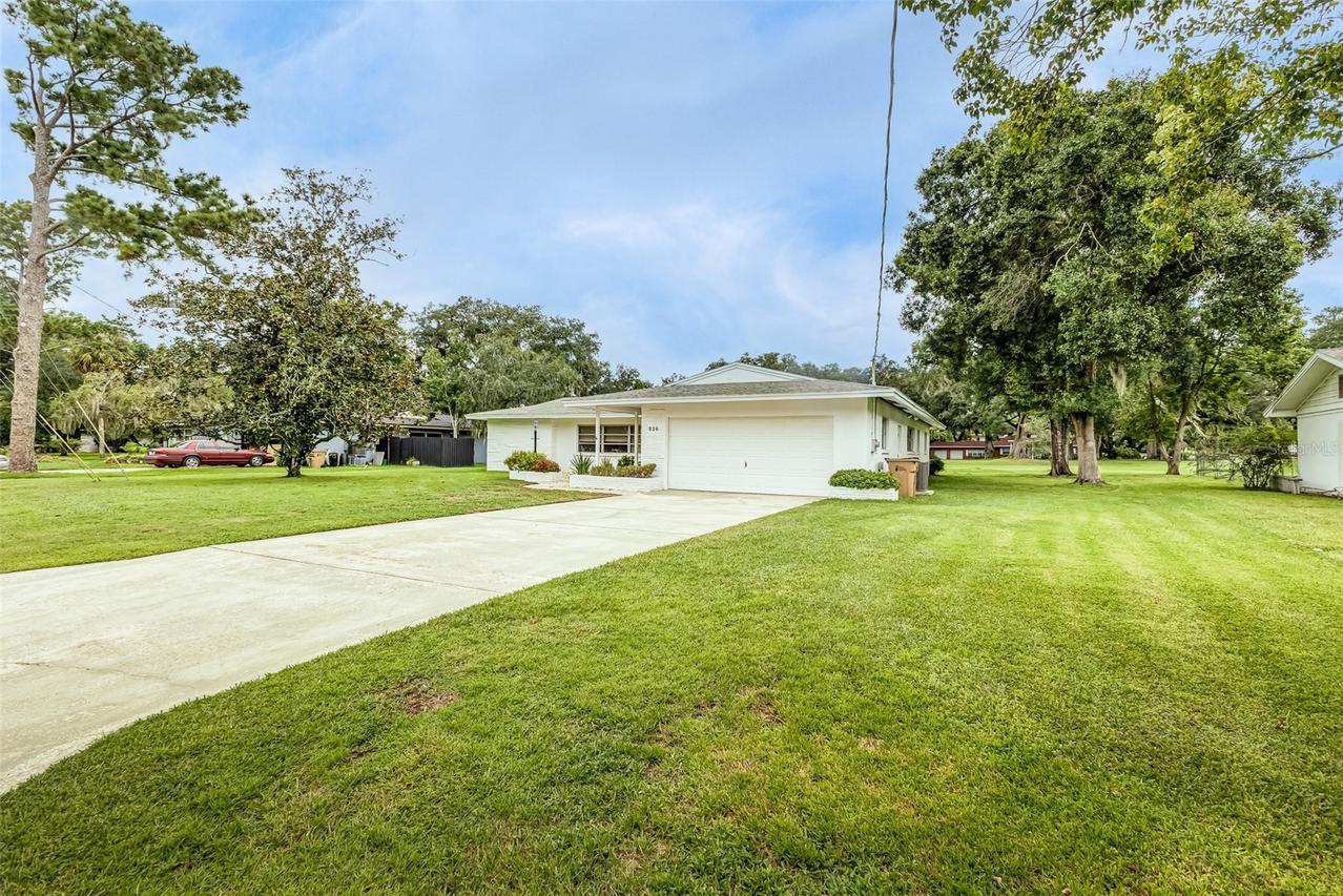 936 N Riverhills Dr., Tampa, FL 33617