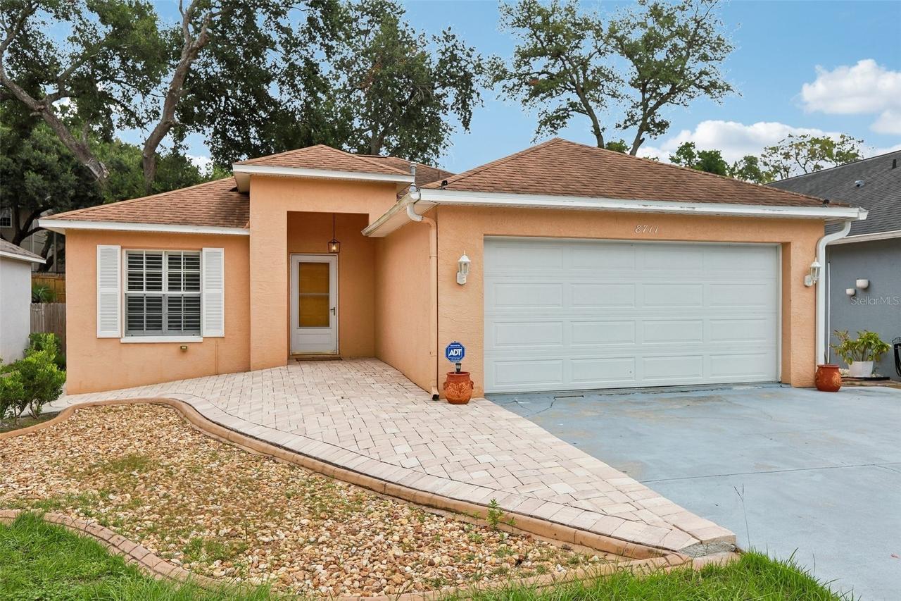 8711 Busch Oaks St., Tampa, FL 33617