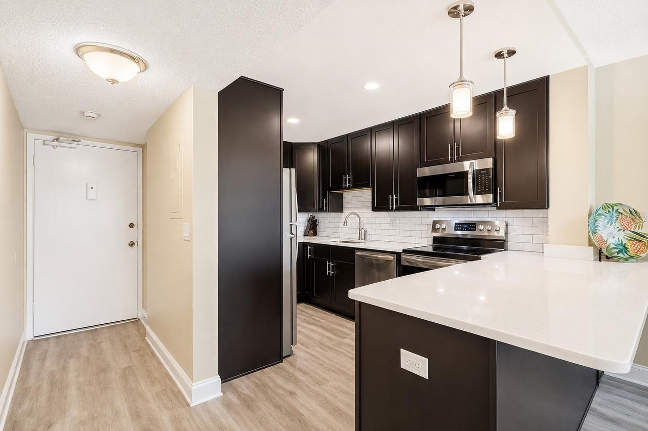 51 Island Way #311, Clearwater Beach, FL 33767