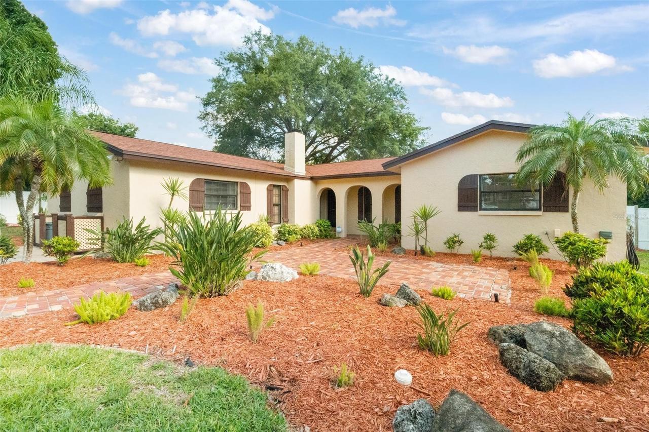 806 Sparrow Ave., Palm Harbor, FL 34683