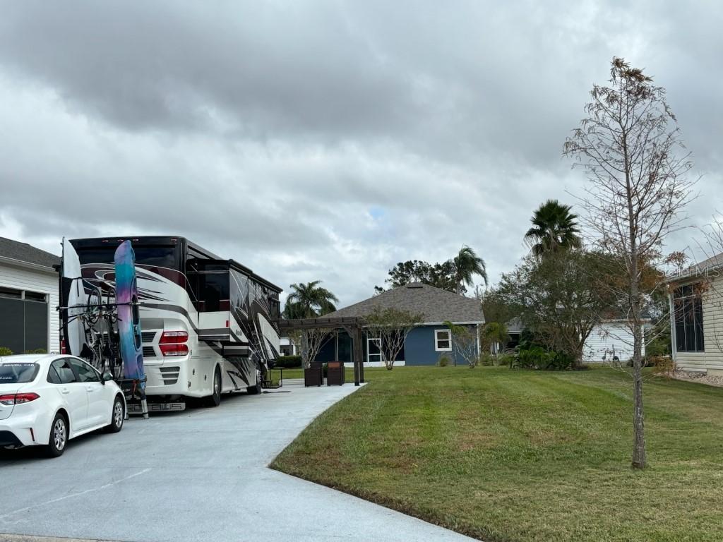 1098 Motorcoach Dr., Polk City, FL 33868