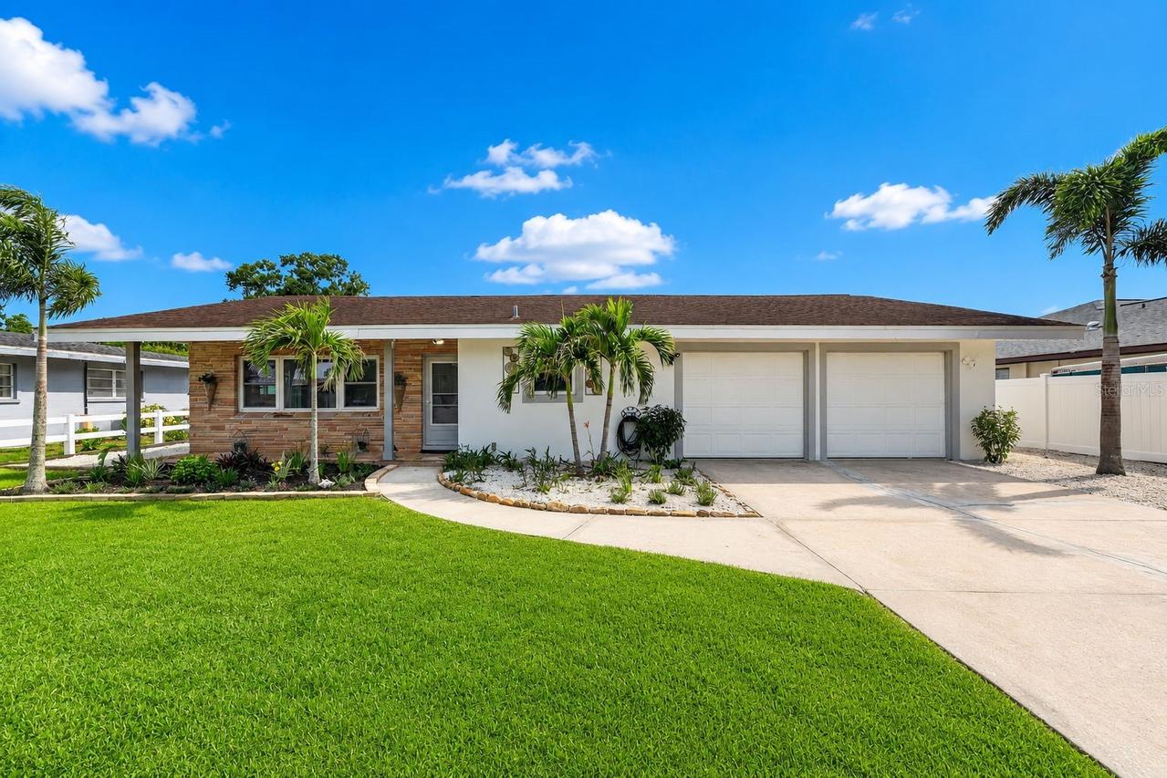 2711 27th Avenue Dr., Bradenton, FL 34205