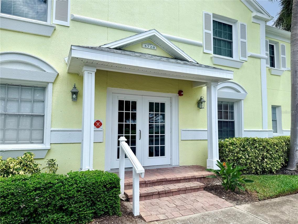 4728 Beach Dr. #B, St Petersburg, FL 33705