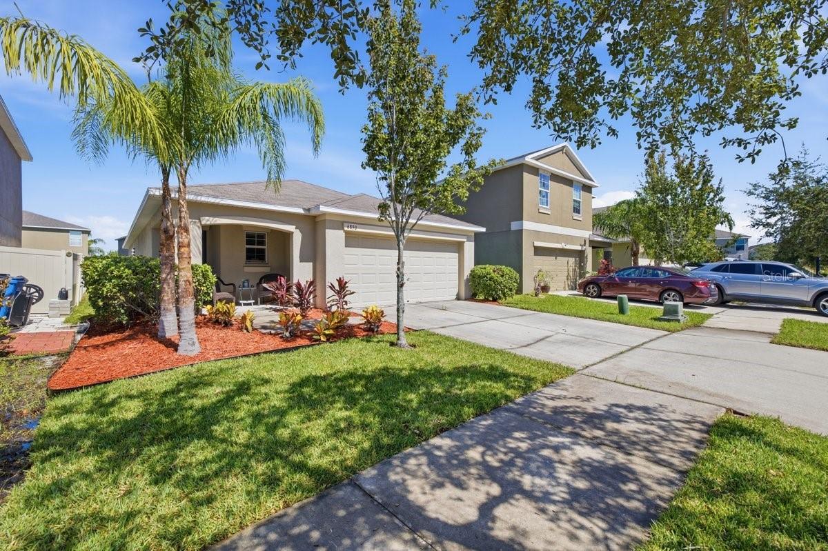 6830 Blue Moon Way, Sun City Center, FL 33573