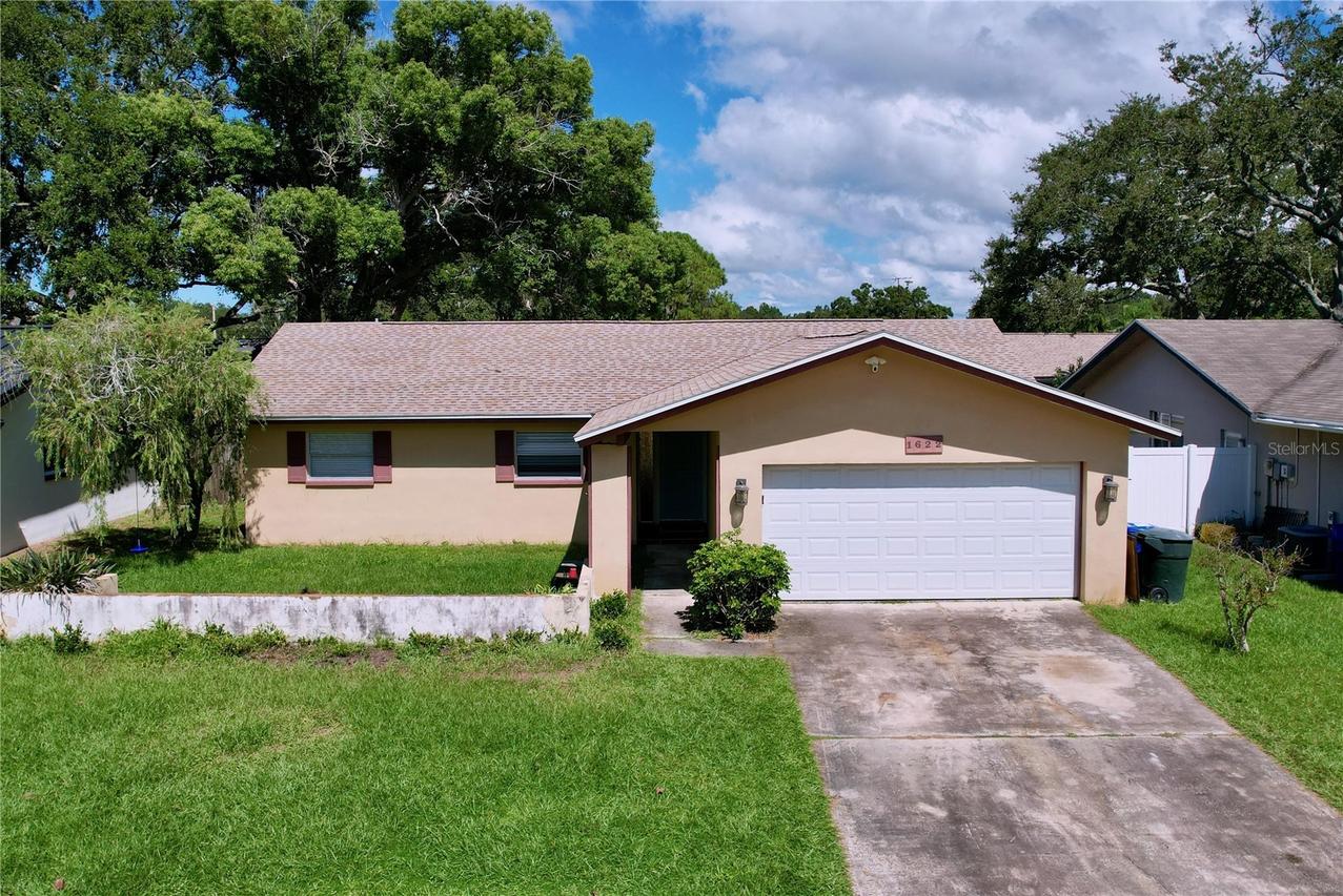 1622 Dale Cir., Dunedin, FL 34698