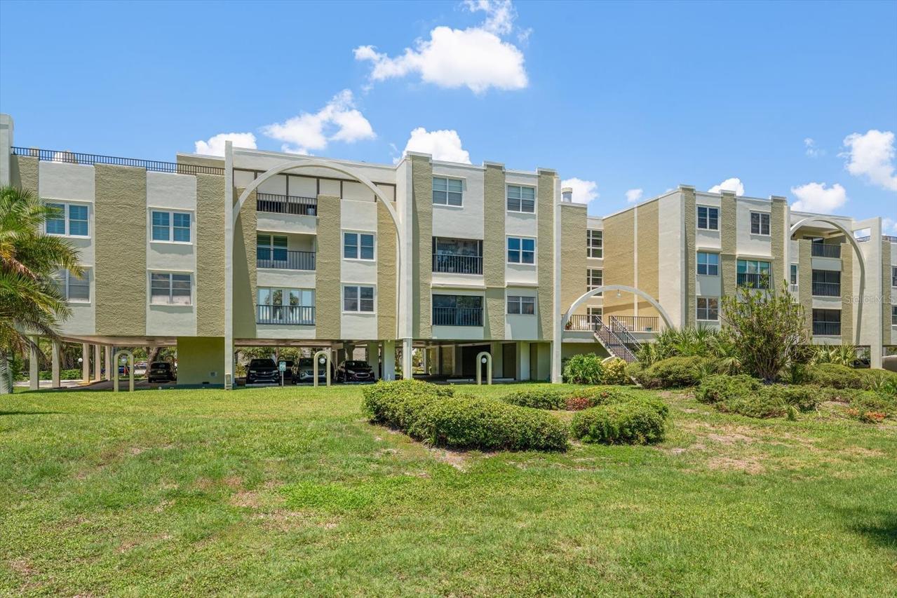4681 1st St. #308, St Petersburg, FL 33703