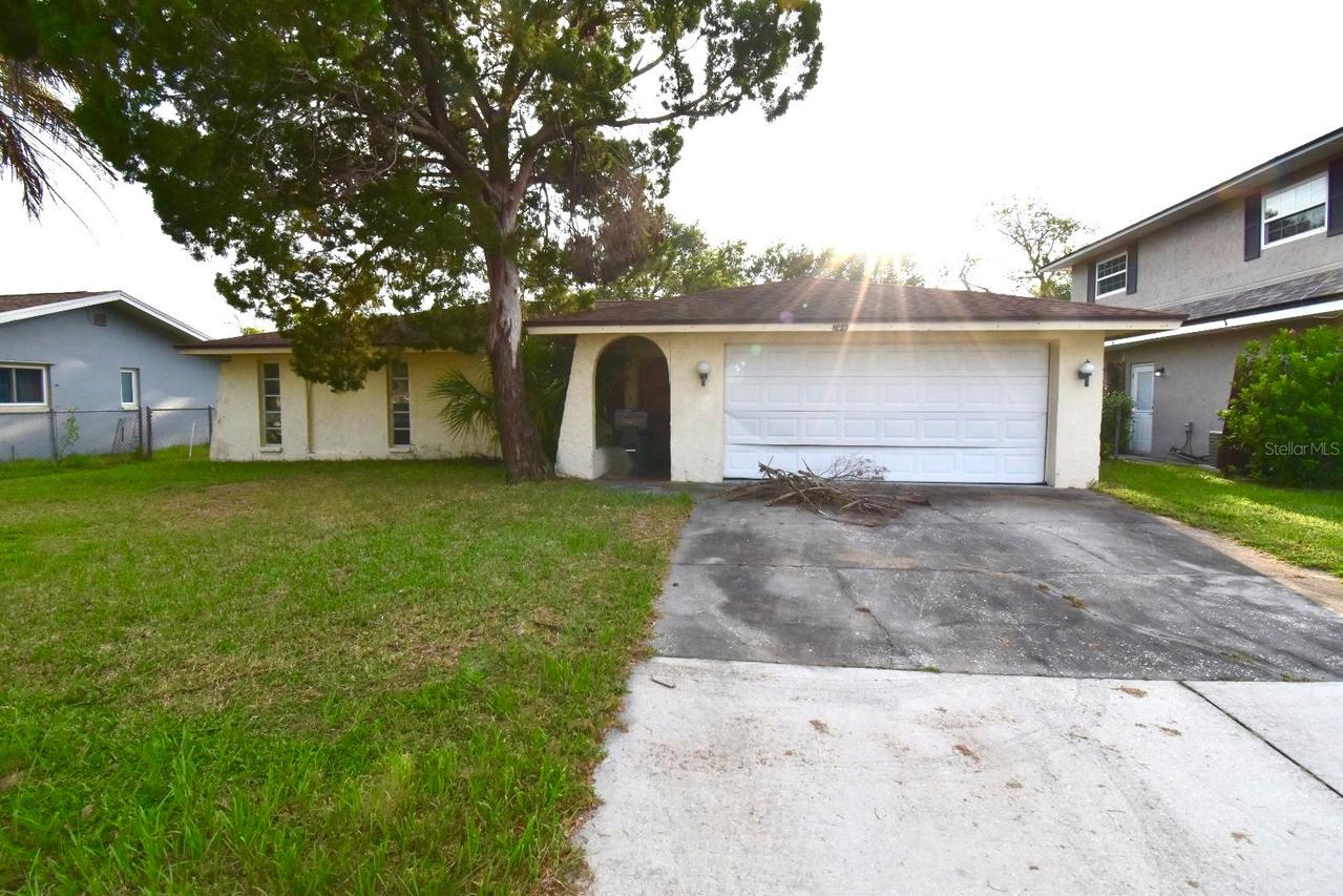 704 Lemonwood Dr., Oldsmar, FL 34677