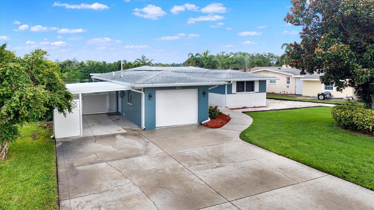 5995 Blossom Lake Dr., Seminole, FL 33772