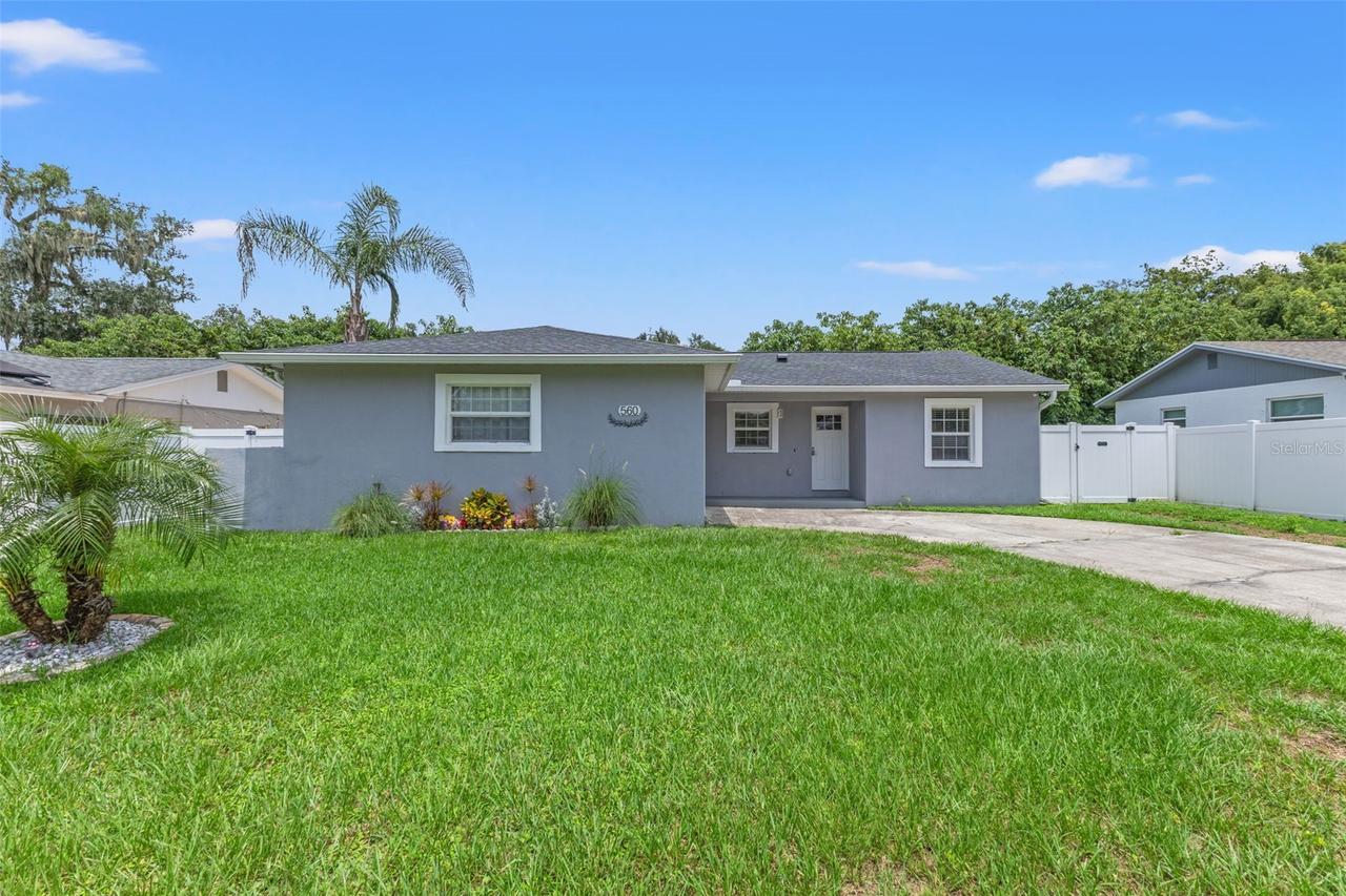 560 Robin Hill Cir., Brandon, FL 33510