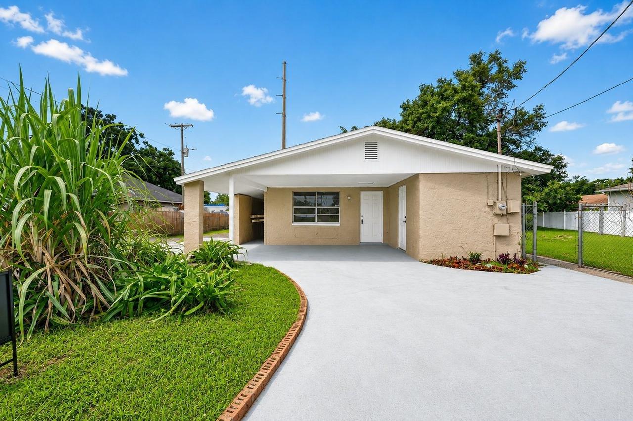 3311 E Chelsea St., Tampa, FL 33610