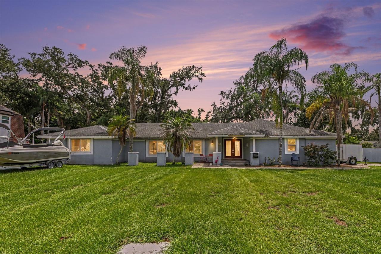 1307 Brantwood Dr., Valrico, FL 33594