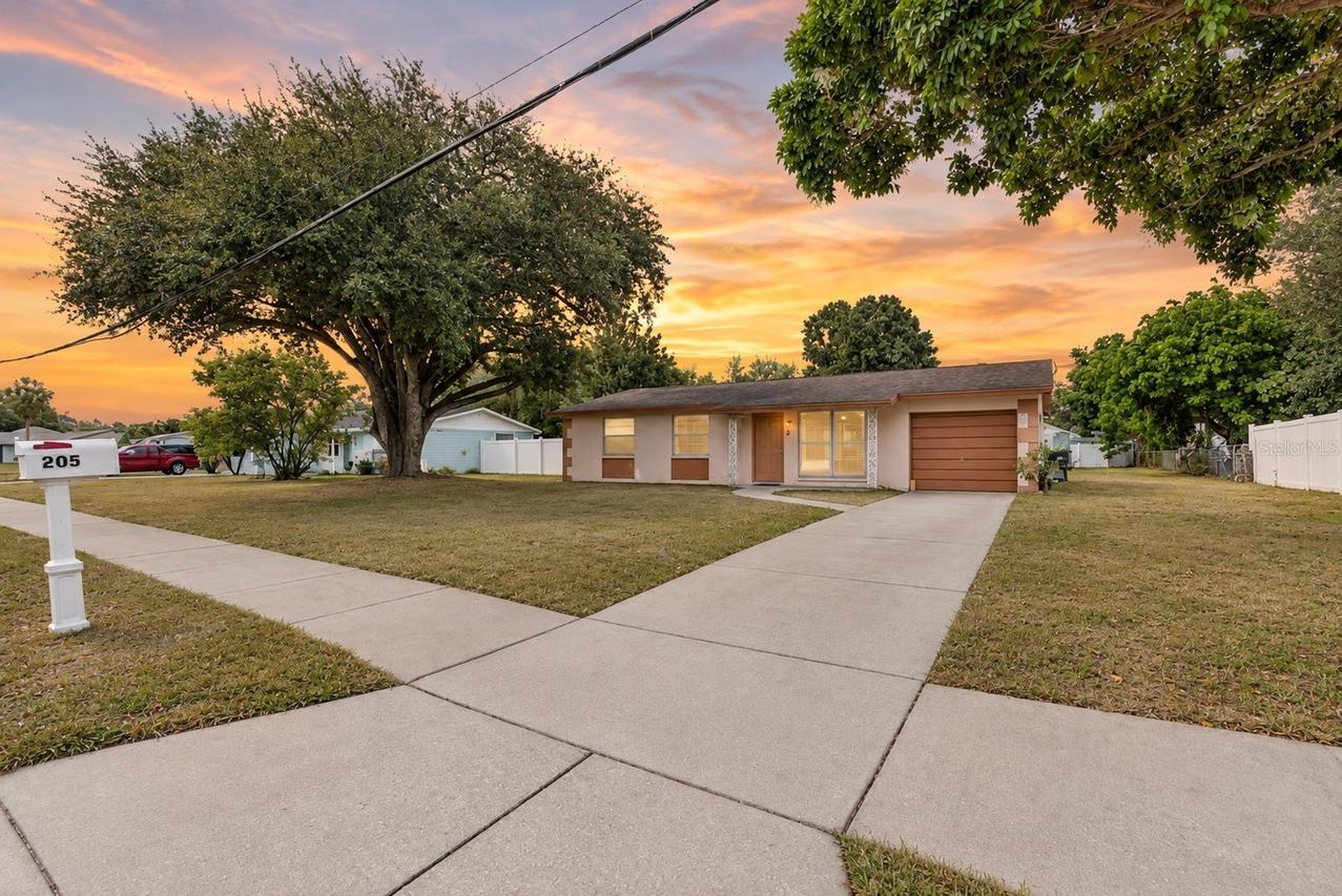 205 Miller Mac Rd., Apollo Beach, FL 33572