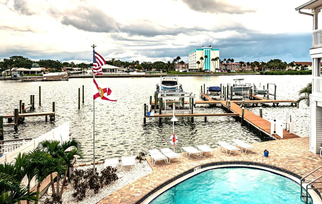20019 Gulf Blvd. #9, Indian Shores, FL 33785