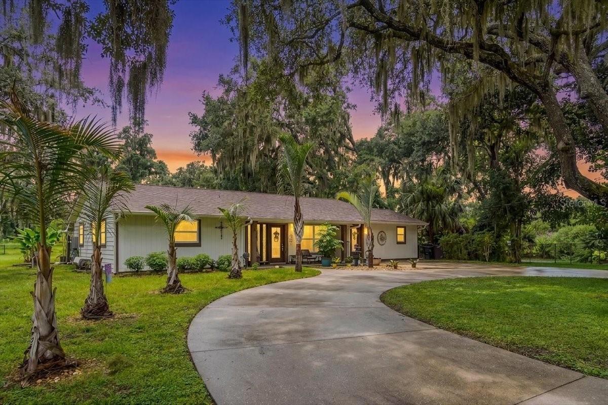 205 Cagle Rd., Brandon, FL 33511