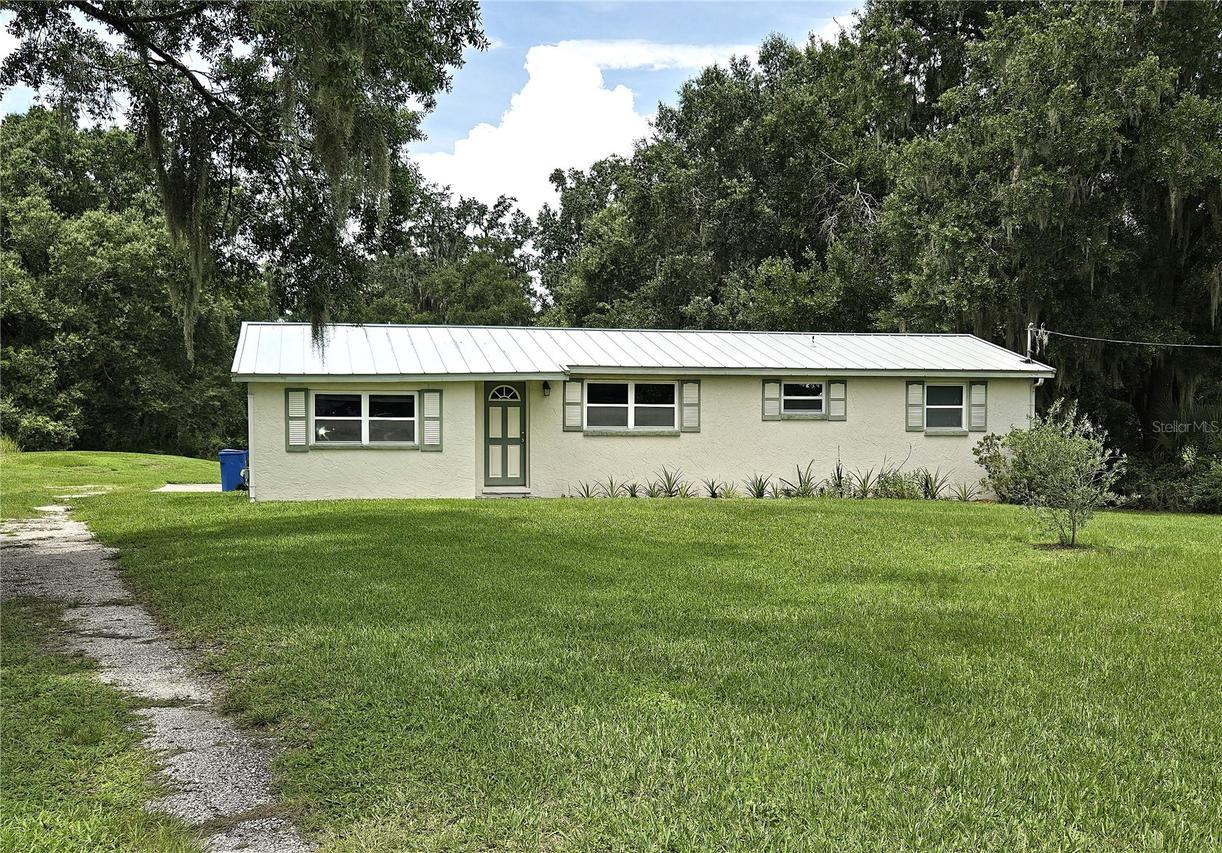 1214 Jerry Smith Rd., Dover, FL 33527