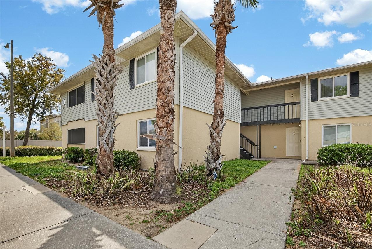 202 Red Maple Pl., Brandon, FL 33510
