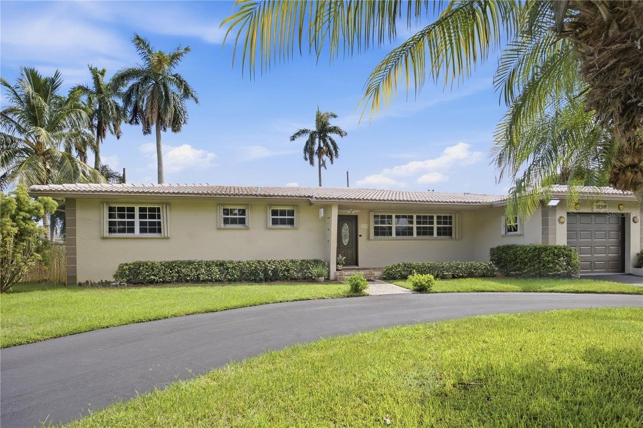3230 Harrison St., Hollywood, FL 33021